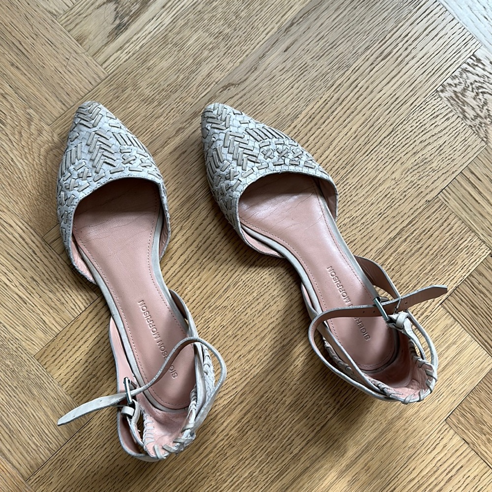 Sigersion Morrison nude leather flats with ankle strap, size 8.5